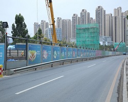 施工工地圍擋選取采購有什么講究嗎？旭東鋼構(gòu)廠家告訴你