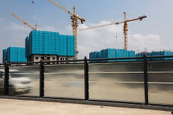 致力改善工程項(xiàng)目建筑安全，旭東鋼構(gòu)施工圍擋備受市場(chǎng)推崇